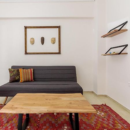 A Modern 2-Bedroom Apartment Near Areios Pagos เอเธนส์ ภายนอก รูปภาพ