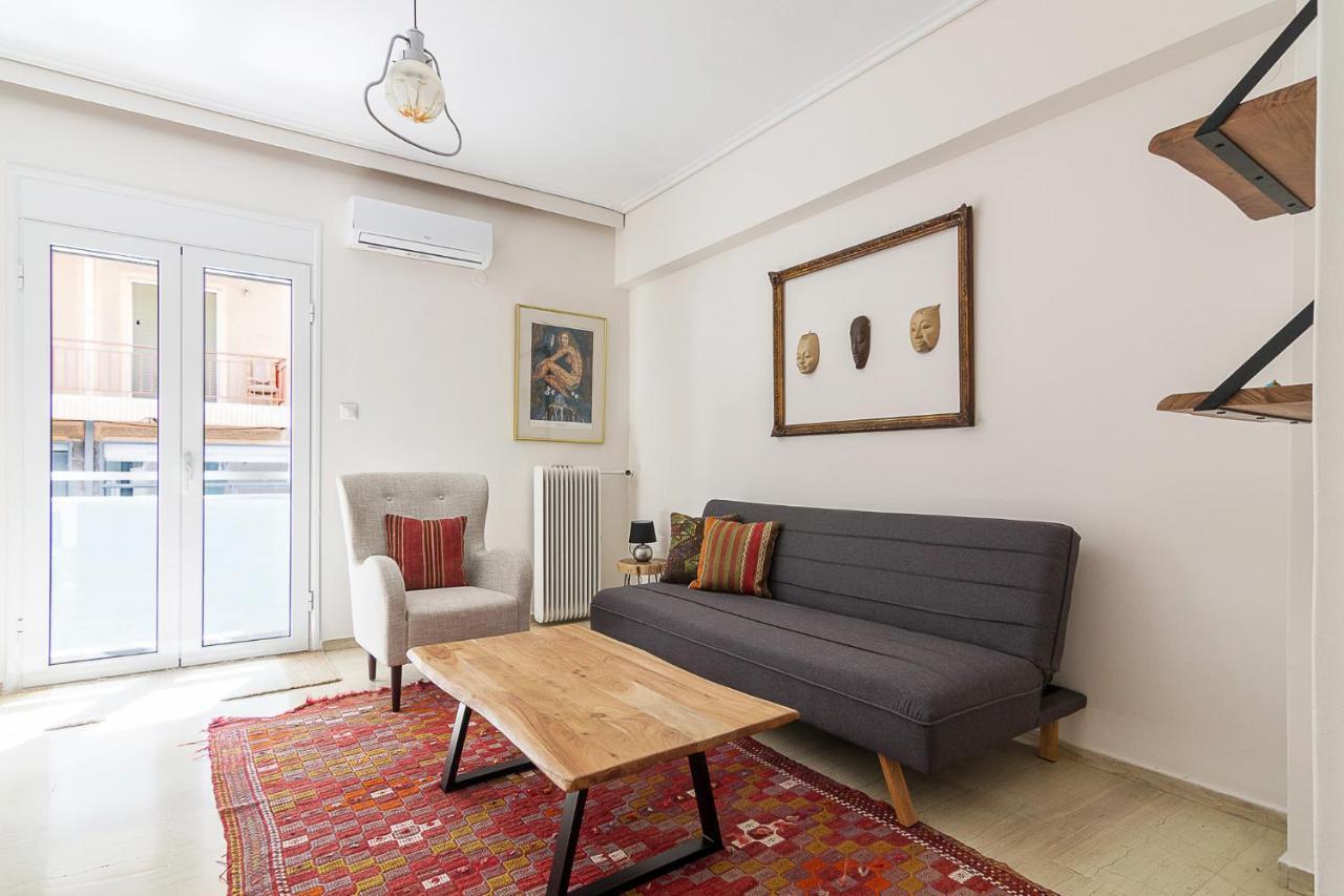 A Modern 2-Bedroom Apartment Near Areios Pagos เอเธนส์ ภายนอก รูปภาพ